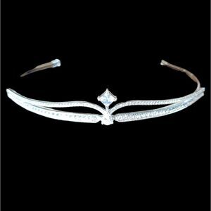 Wedding tiera silver tone and rhinestones.